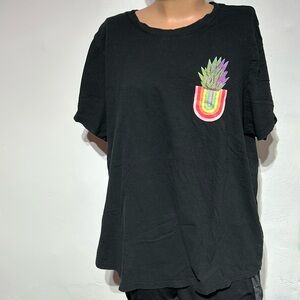 Old navy black pineapple T-shirt